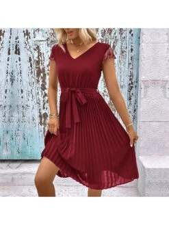 V Neck Lace Pleated Pure Color Women's Dress